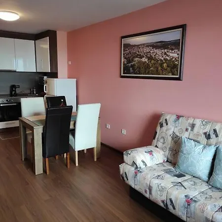 прекрасен с изглед към търново Apartment *